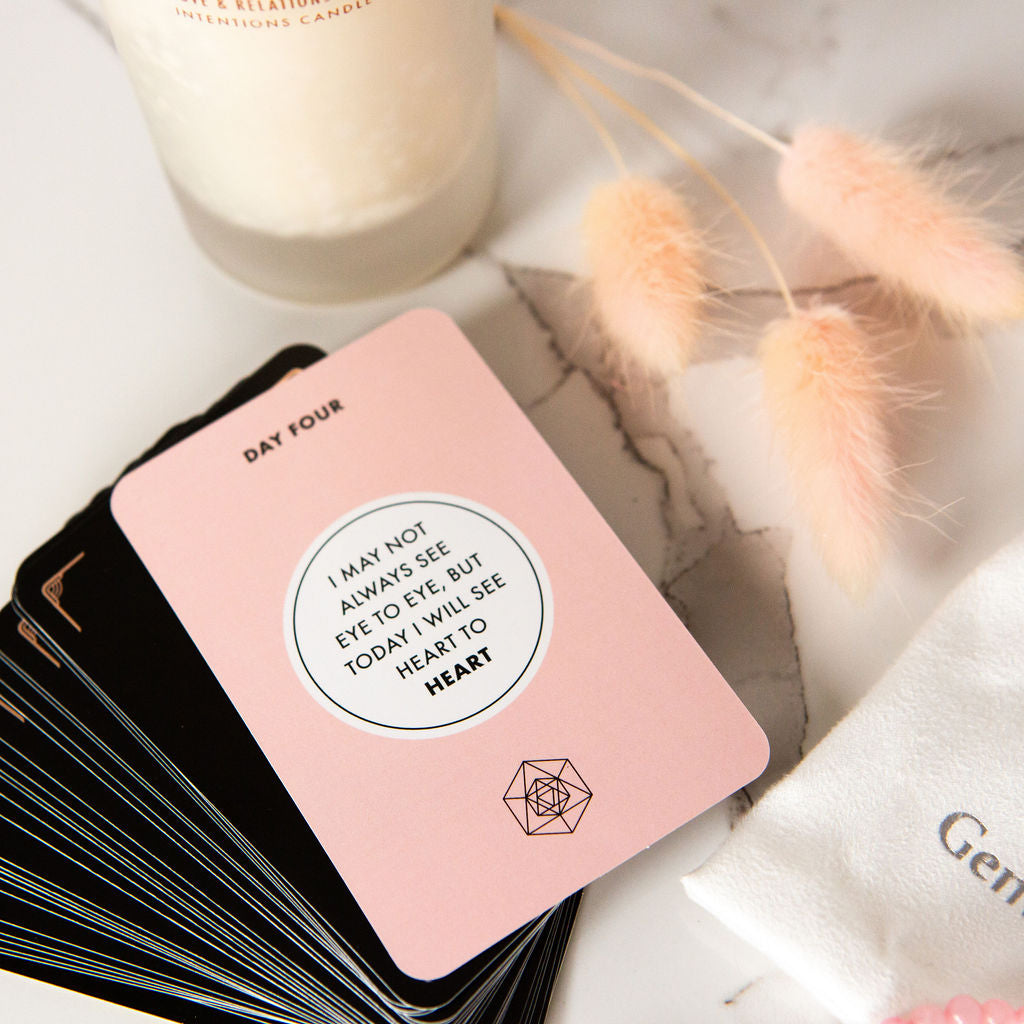 Rose Quartz Candle and Bracelet Gift Set