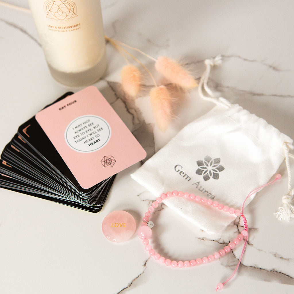 Rose Quartz Candle and Bracelet Gift Set